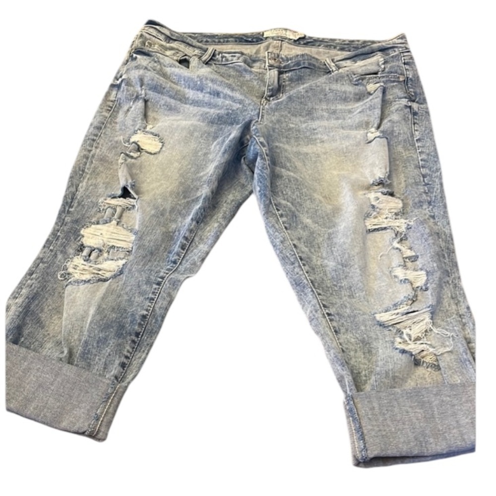 TORRID  crop jeans